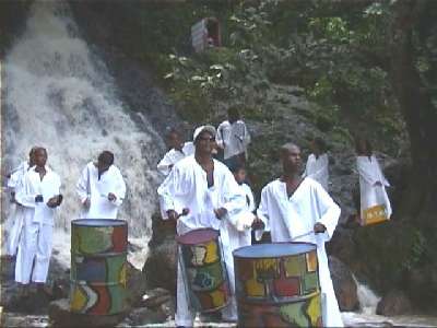 BandaBom.jpg (18306 bytes)